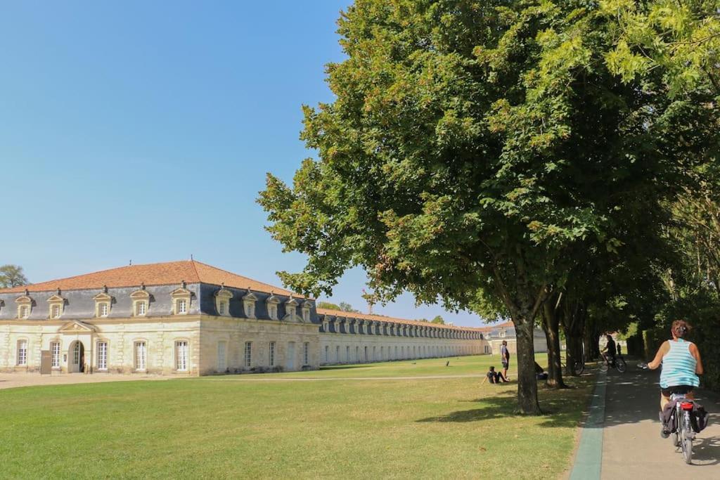 Cote Cour - Appartement En Plein Centre-Ville & Proche Des Thermes Rochefort  Zewnętrze zdjęcie