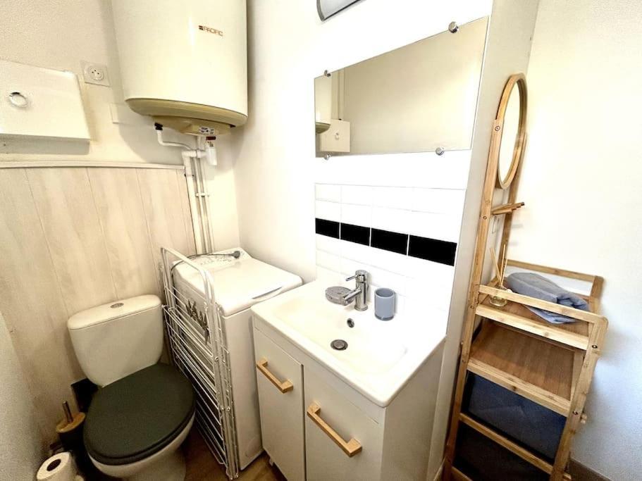 Cote Cour - Appartement En Plein Centre-Ville & Proche Des Thermes Rochefort  Zewnętrze zdjęcie