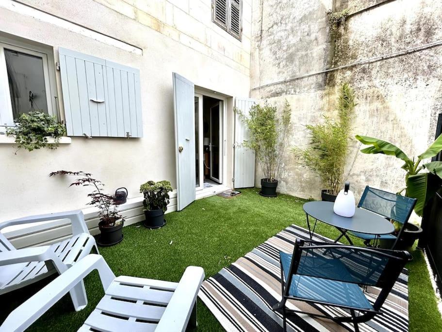 Cote Cour - Appartement En Plein Centre-Ville & Proche Des Thermes Rochefort  Zewnętrze zdjęcie
